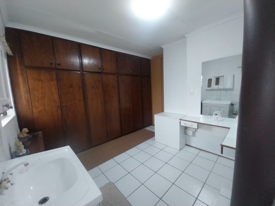 5 Bedroom Property for Sale in Roodewal Free State